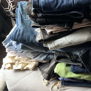 10 pairs of jeans all great condition. From Zara SHEIN and many more.